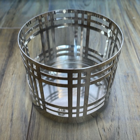 New Slatkin & Co candle holders, set of two - Picture 2 of 2